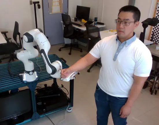 Robot-to-Human (R2H) Grasping